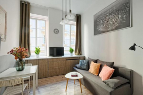 Urbannestgroup - Old Town -Ś9